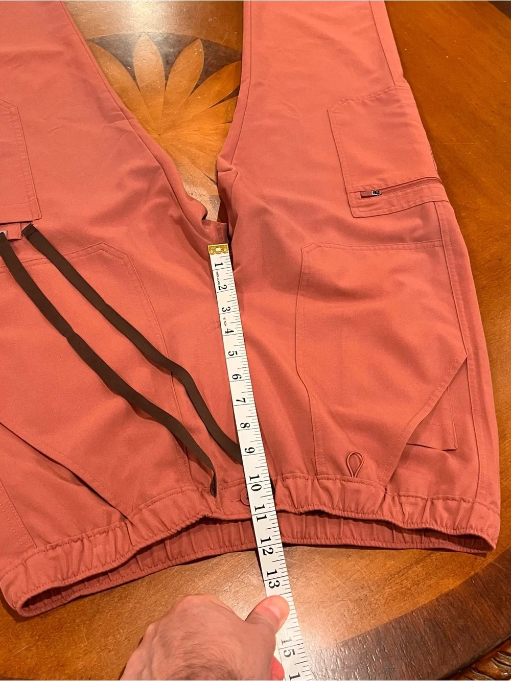 Figs Men’s Cairo Cargo Scrub Pants Mauve Medium Short Straight Leg Drawstring
